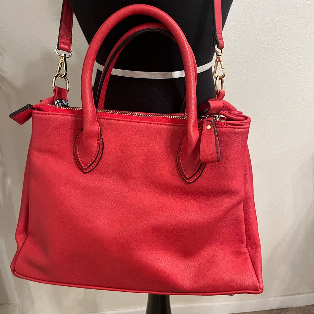 Urban Expressions hot pink hand bag/crossbody bag lots of pockets